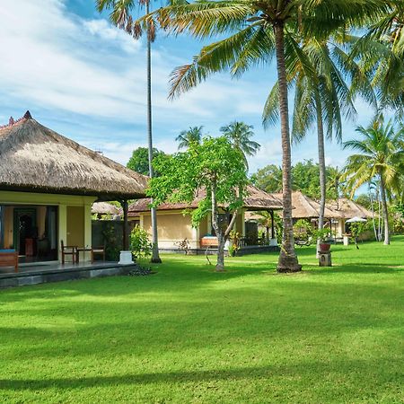 Puri Bagus Lovina Hotel Exterior photo