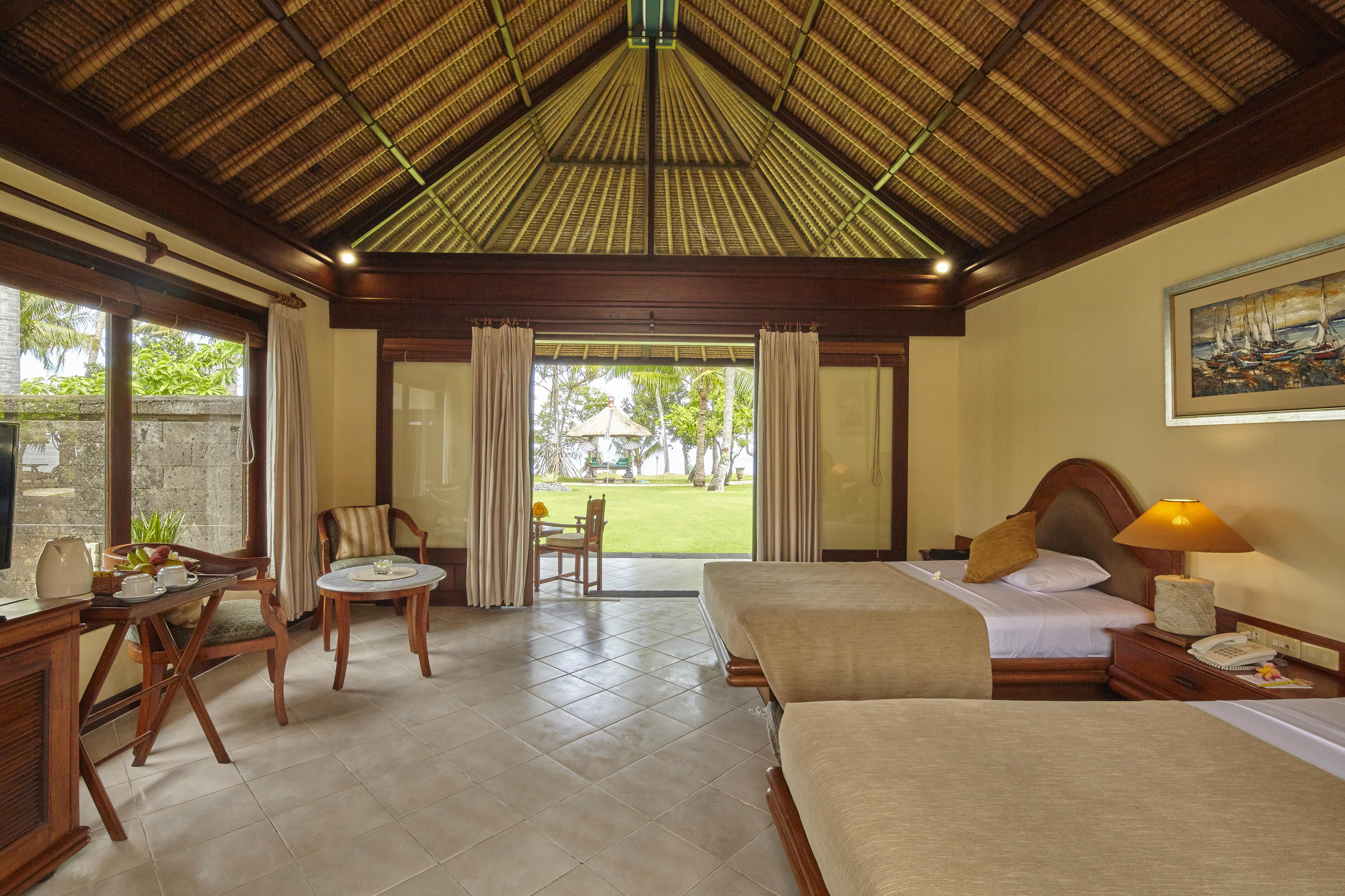 Puri Bagus Lovina Hotel Exterior photo