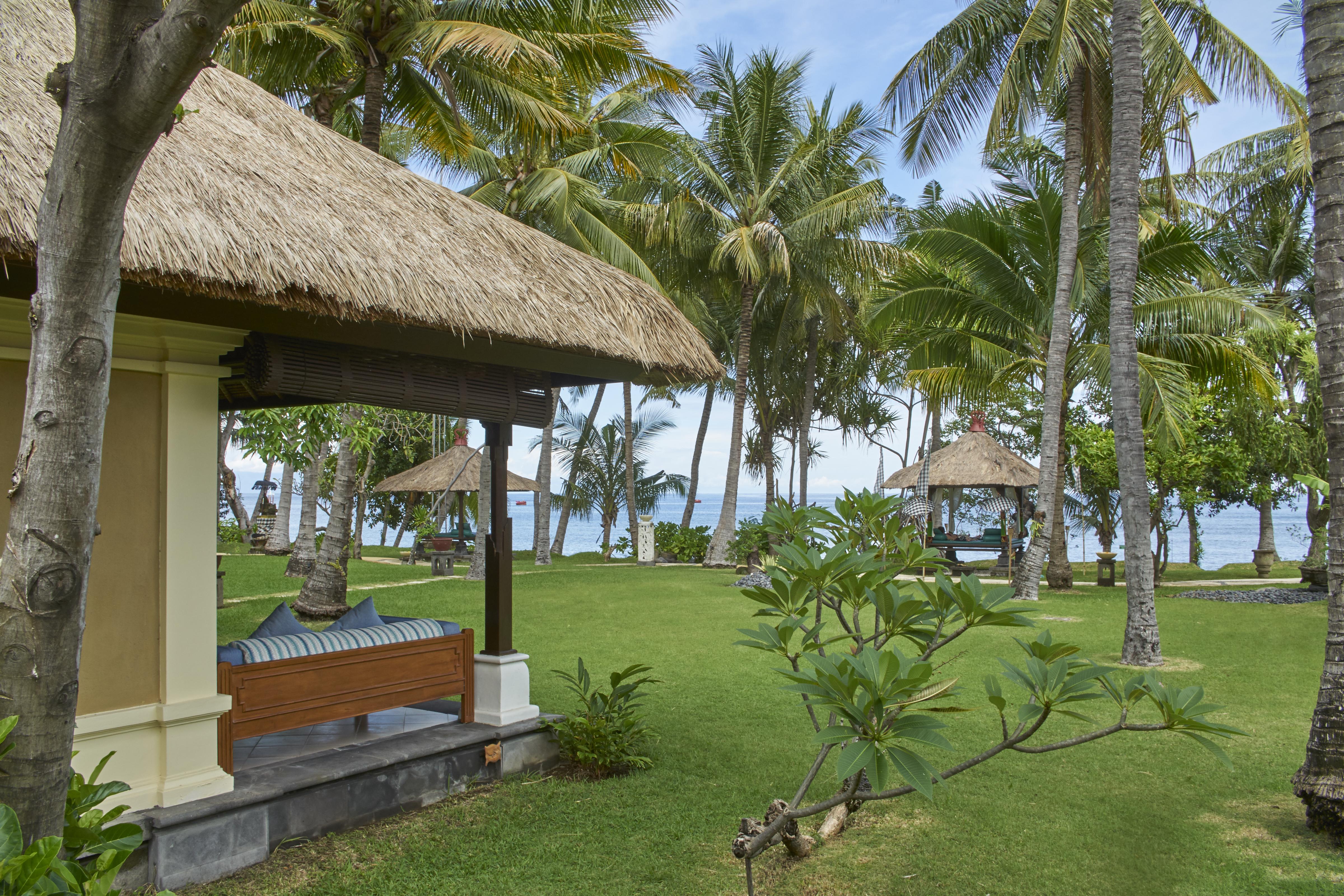 Puri Bagus Lovina Hotel Exterior photo