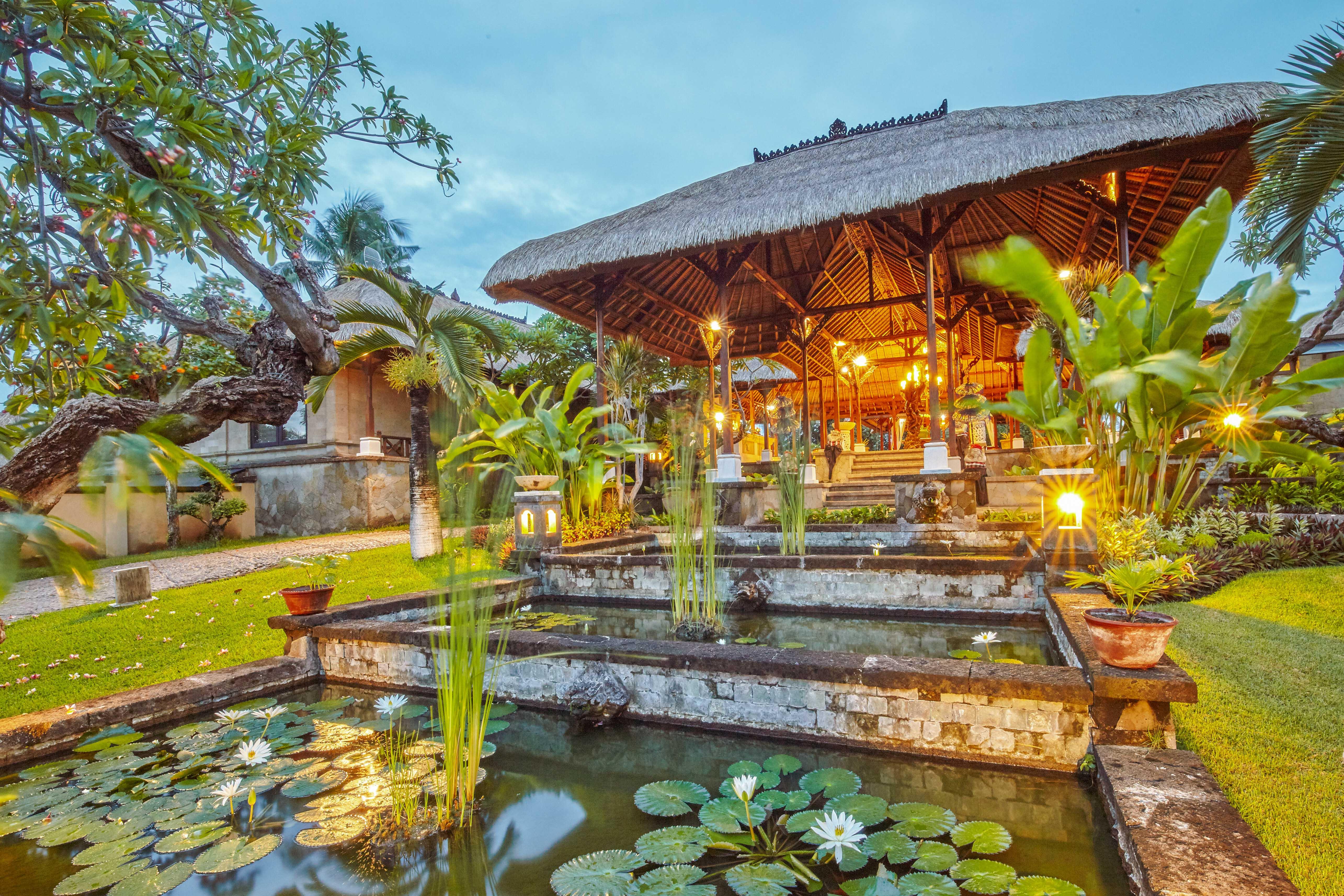 Puri Bagus Lovina Hotel Exterior photo