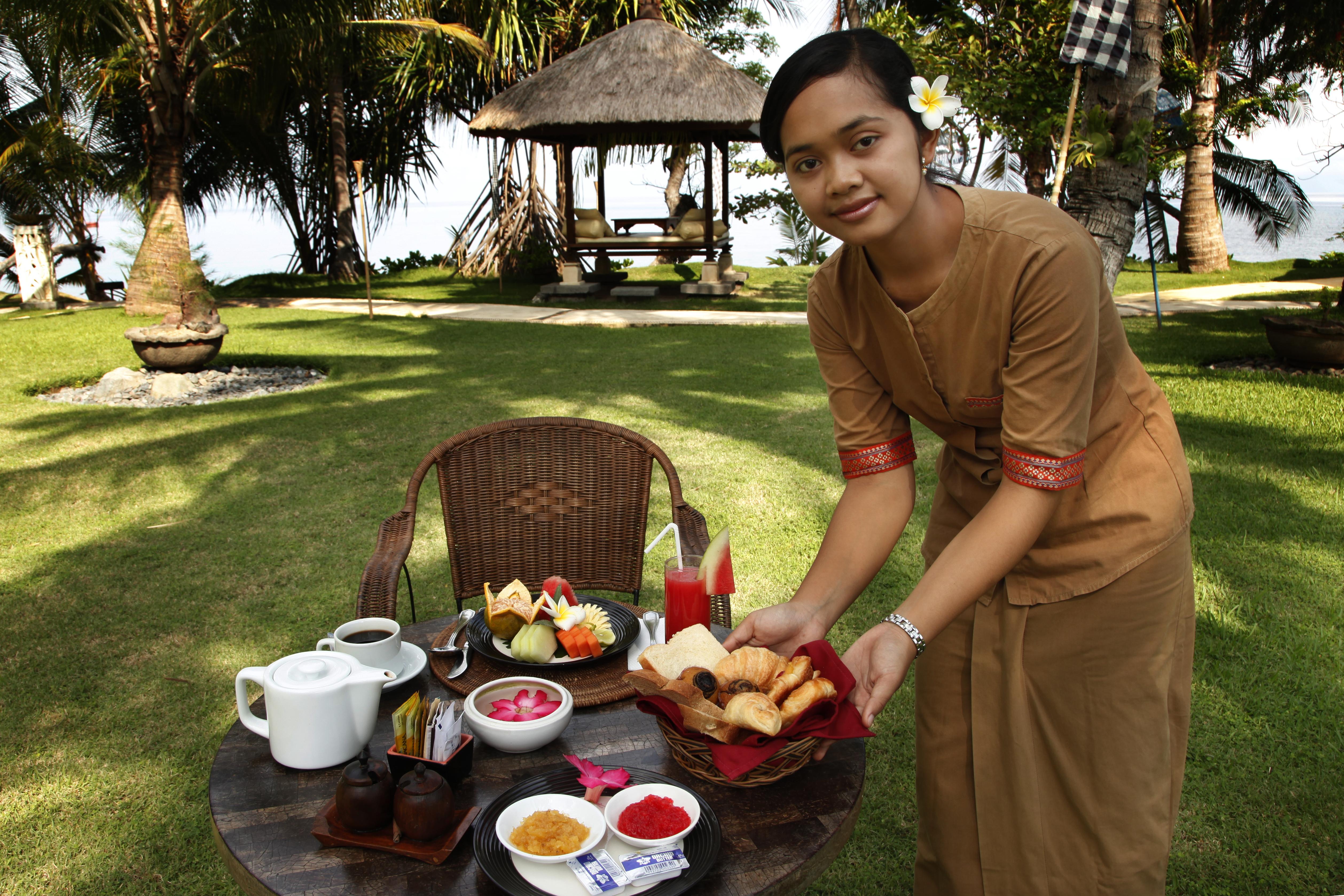 Puri Bagus Lovina Hotel Exterior photo