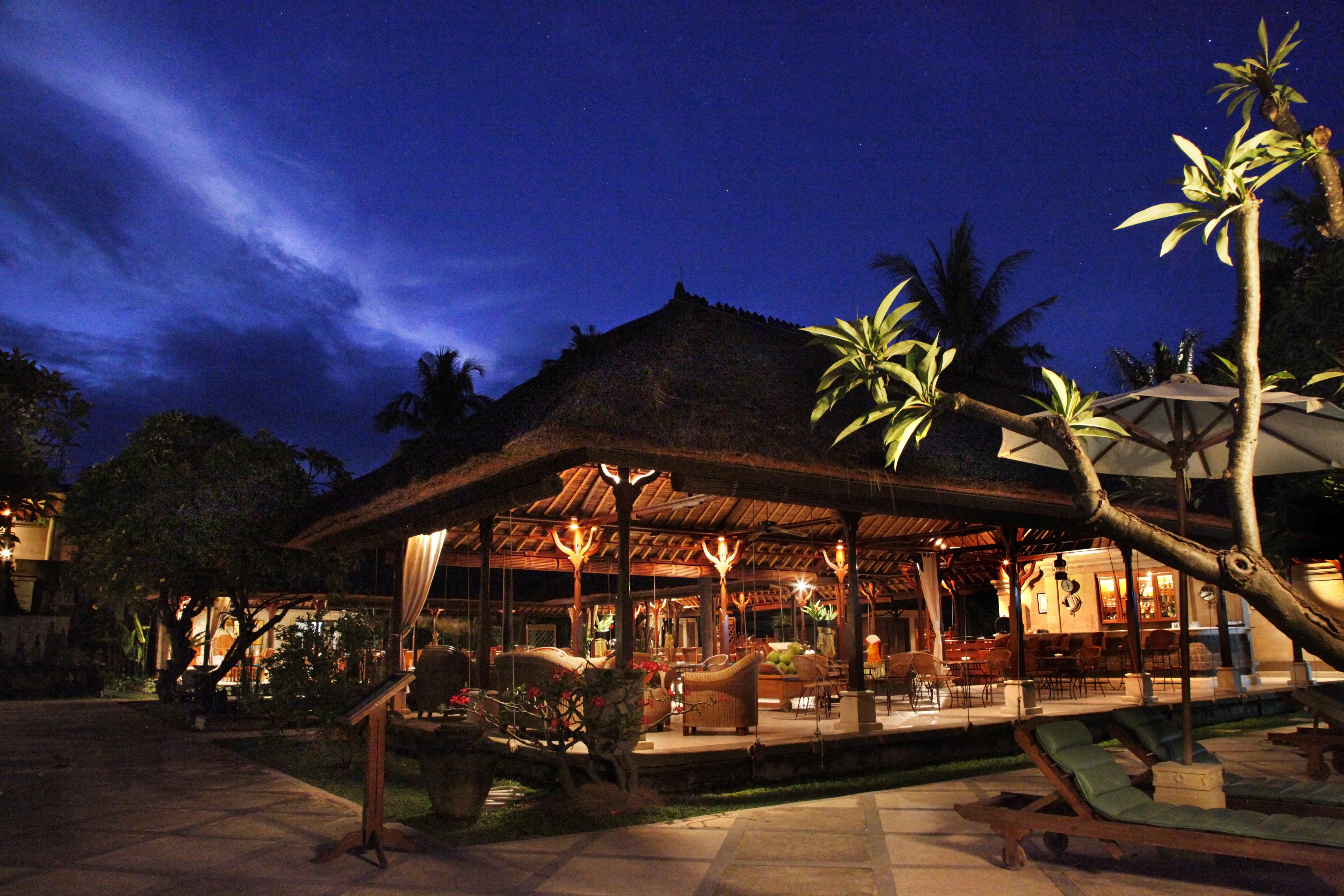 Puri Bagus Lovina Hotel Exterior photo