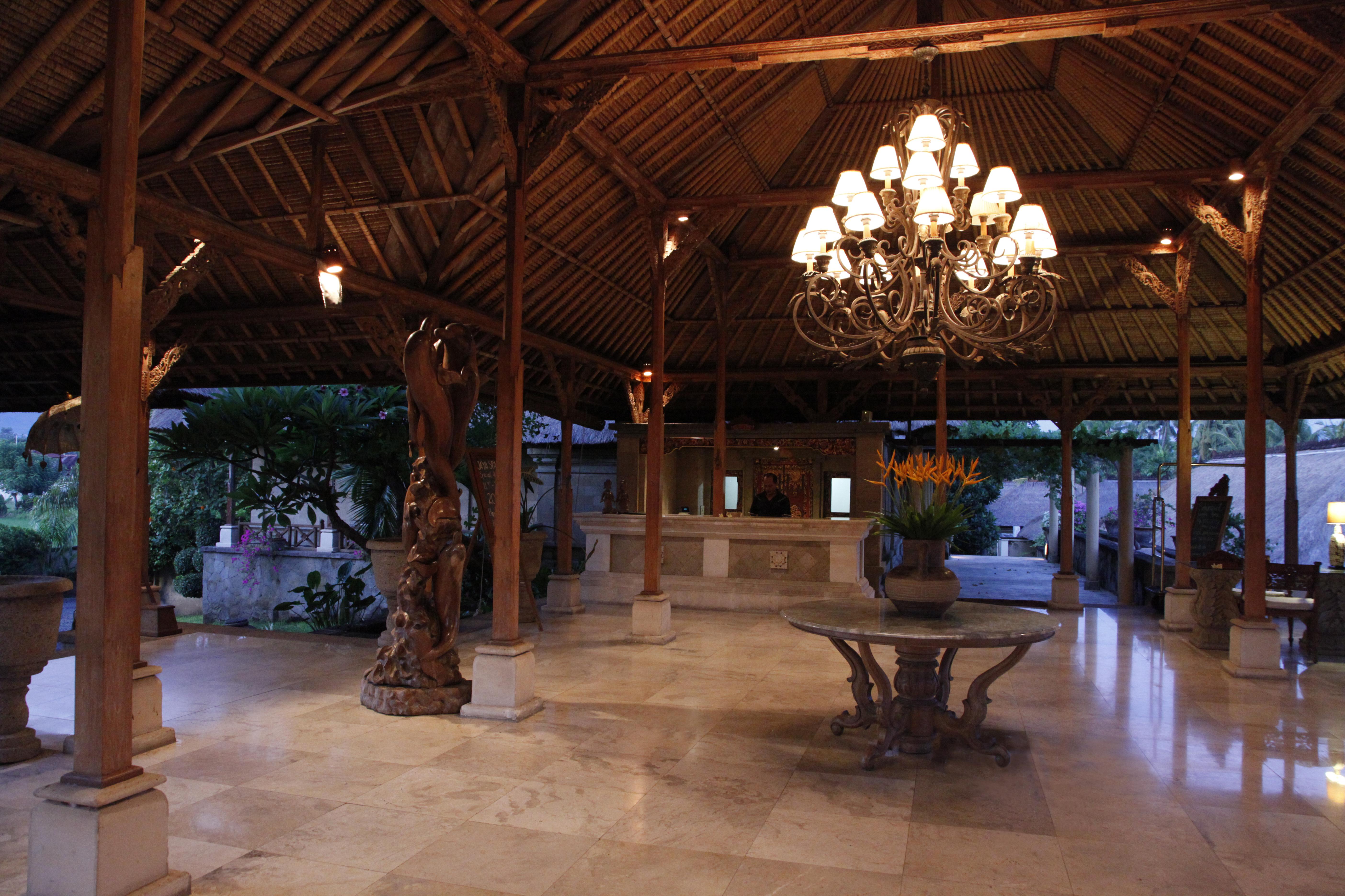 Puri Bagus Lovina Hotel Exterior photo