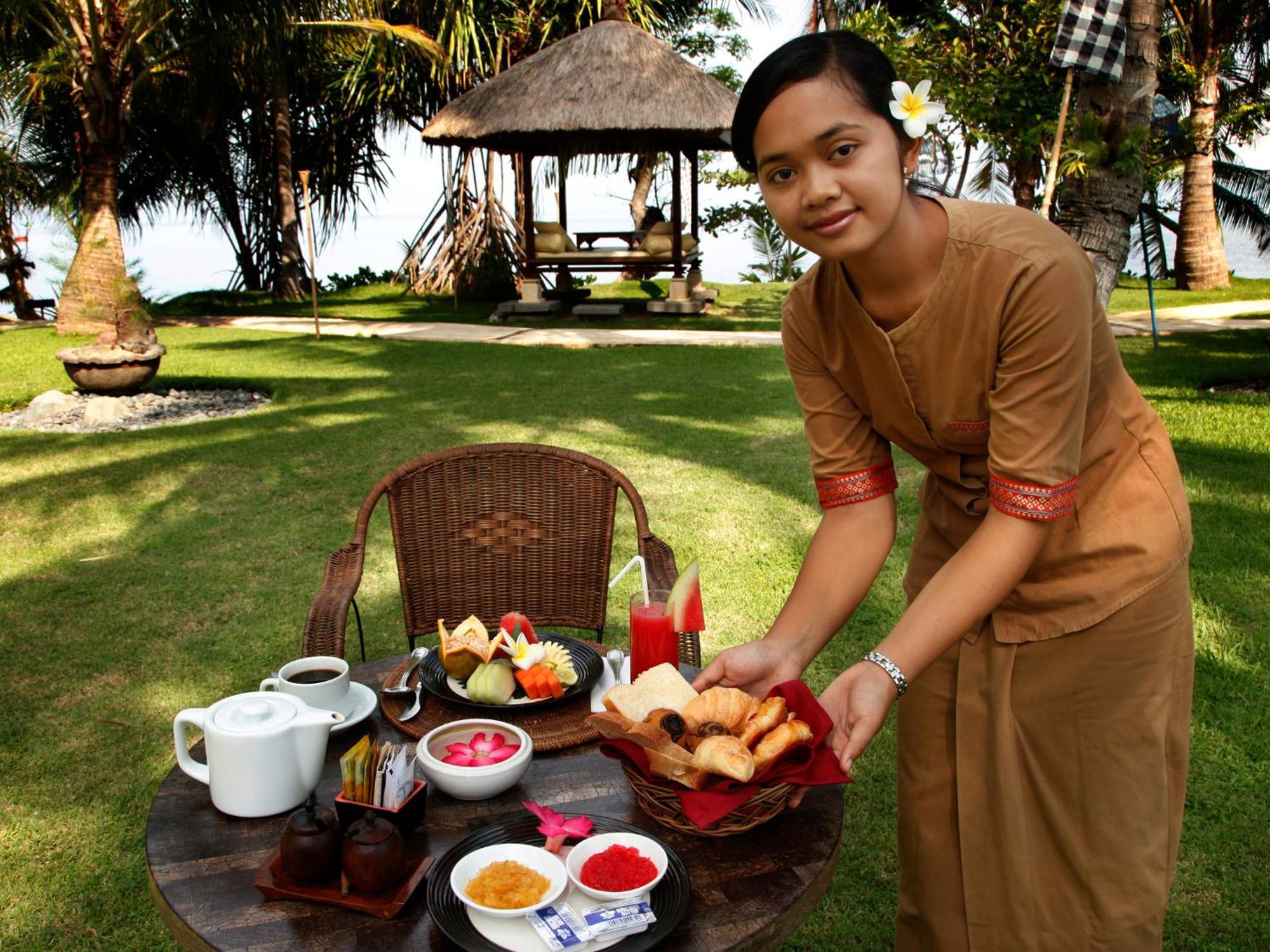 Puri Bagus Lovina Hotel Exterior photo