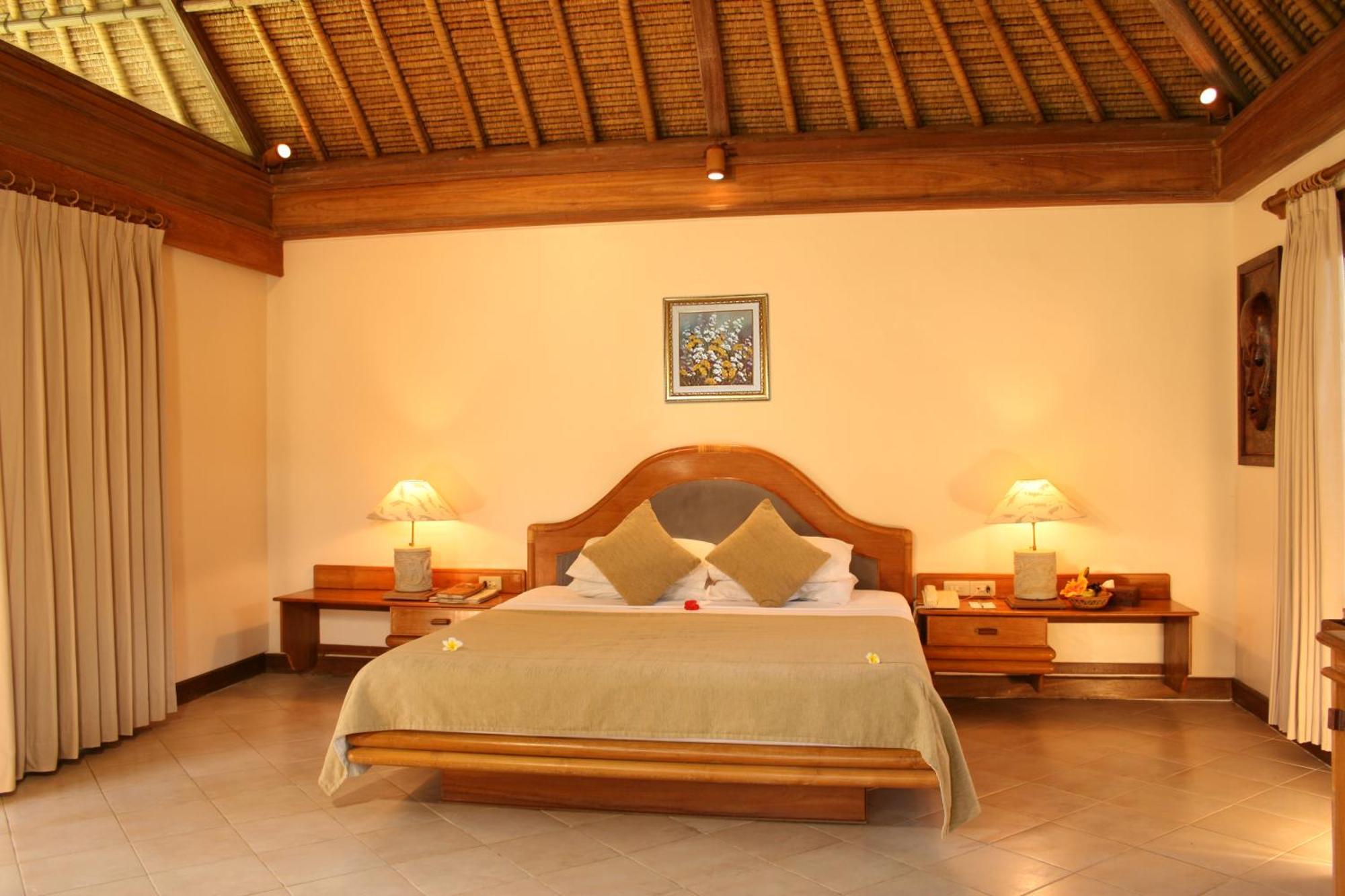 Puri Bagus Lovina Hotel Exterior photo