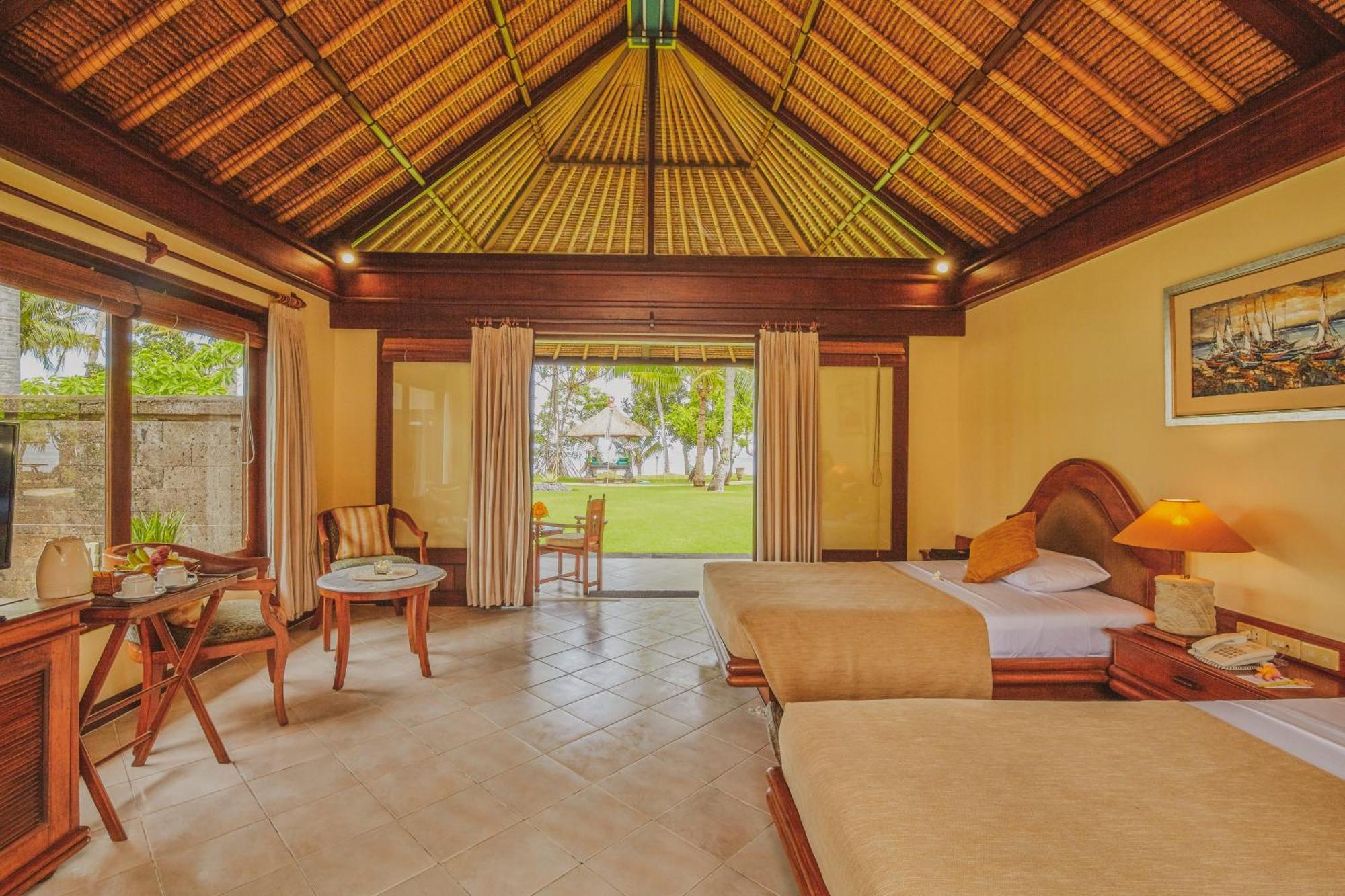 Puri Bagus Lovina Hotel Exterior photo