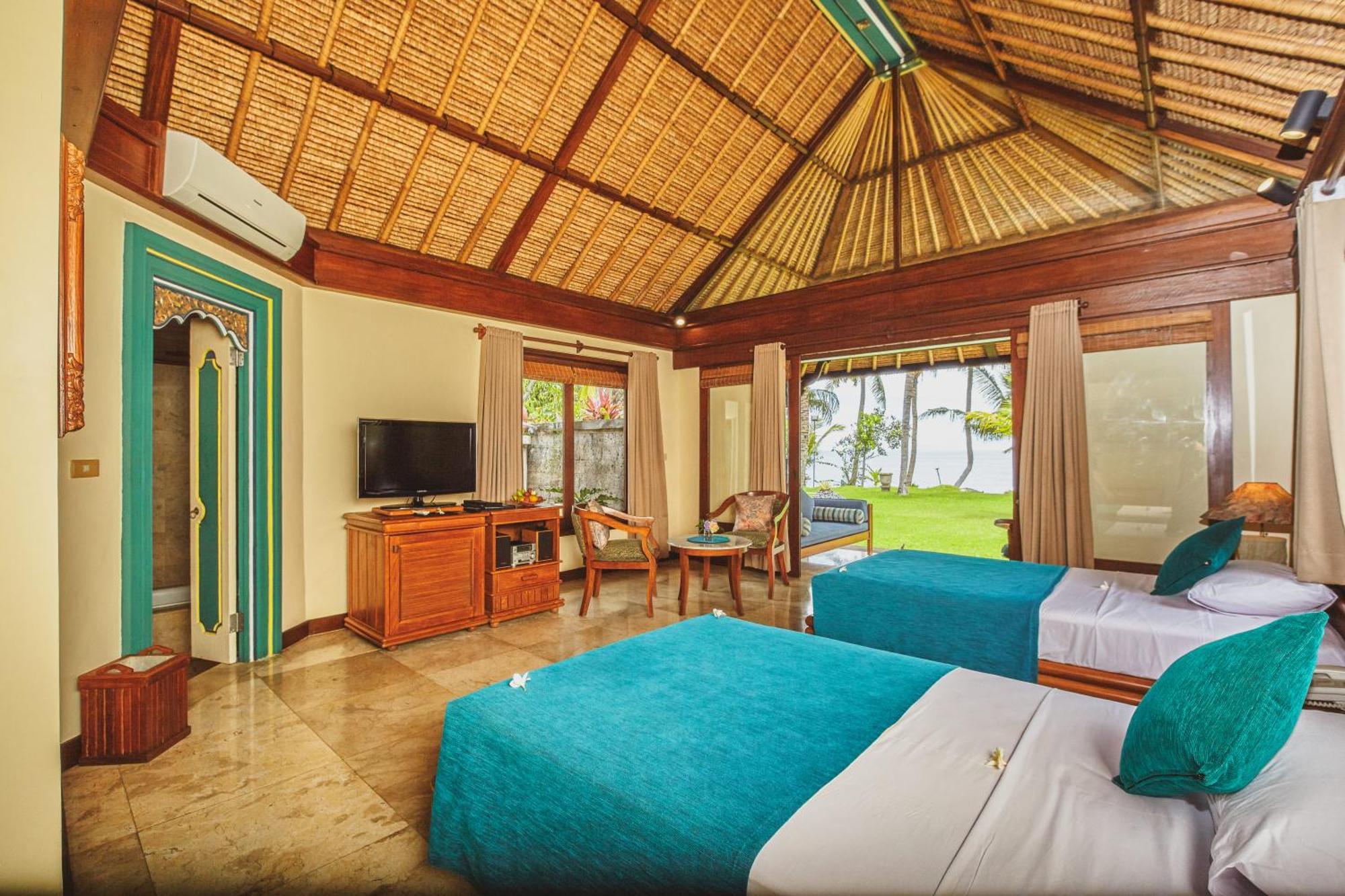 Puri Bagus Lovina Hotel Exterior photo