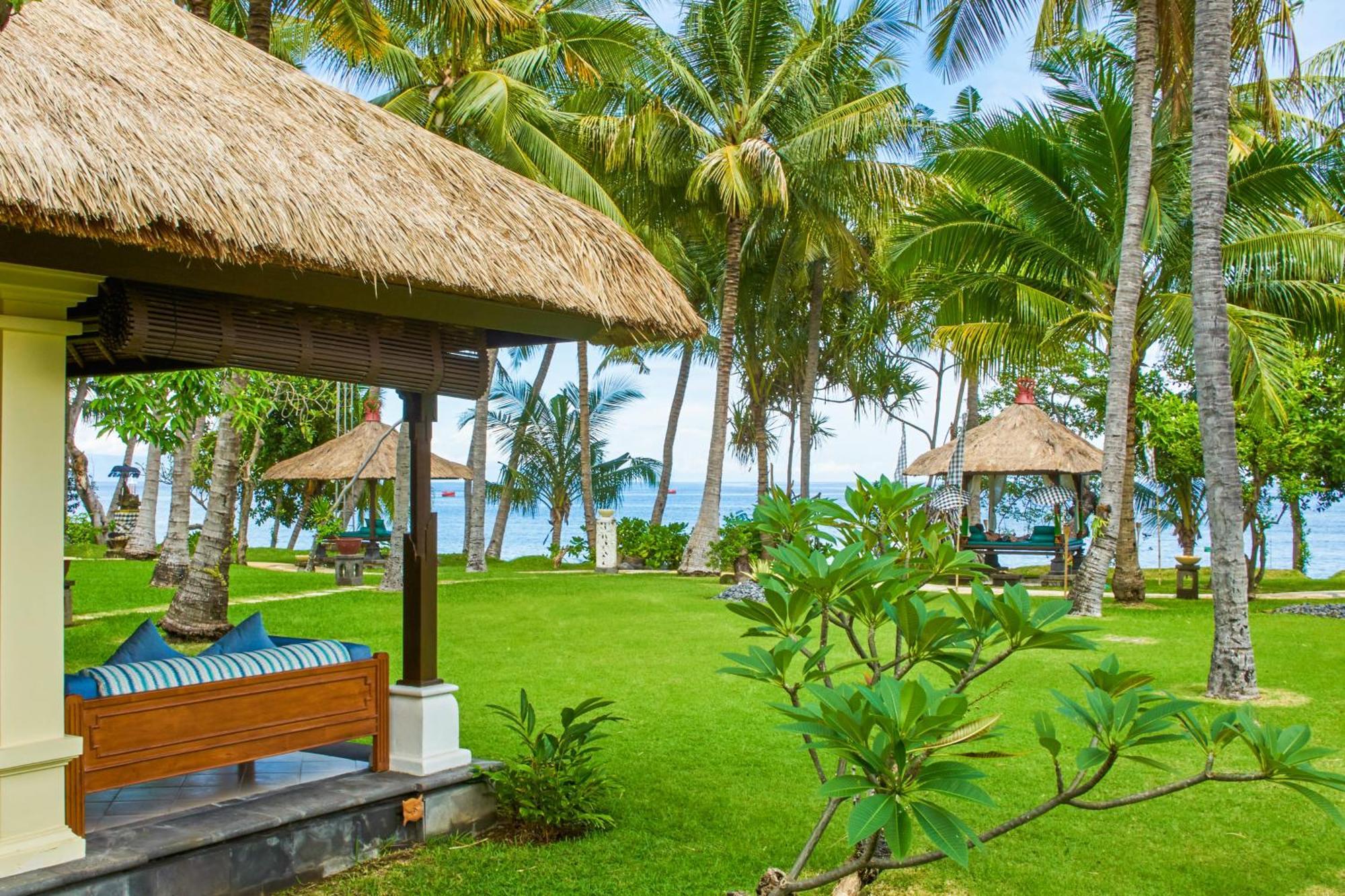 Puri Bagus Lovina Hotel Exterior photo